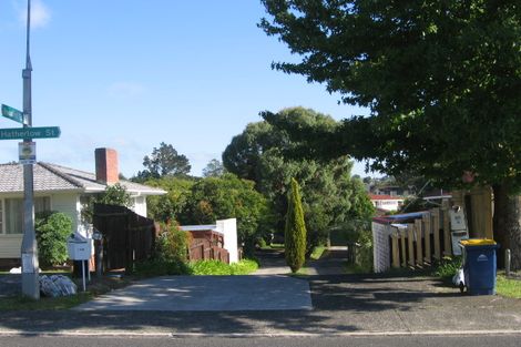 Photo of property in 2/26 Hatherlow Street, Glenfield, Auckland, 0629