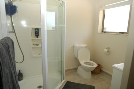 Photo of property in 127 Guildford Drive, Paraparaumu Beach, Paraparaumu, 5032