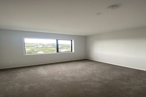 Photo of property in 68 Tiketike Way, Brooklyn, Wellington, 6021