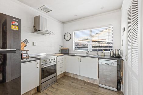 Photo of property in 1/73 Florence Avenue, Orewa, 0931