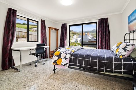 Photo of property in 9 Goddard Way, Sawyers Bay, Port Chalmers, 9023