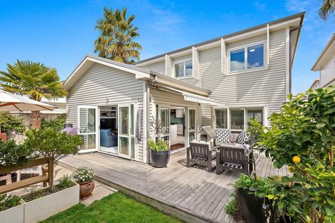 Photo of property in 18 Kensington Drive, Orewa, 0931