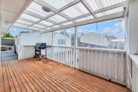Photo of property in 20 Riserra Drive, Ranui, Auckland, 0612