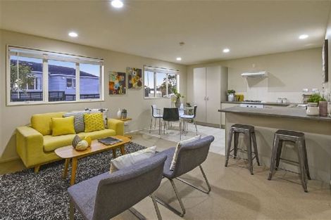 Photo of property in 11 Kittiwake Drive, Schnapper Rock, Auckland, 0632