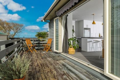 Photo of property in 48 Waimumu Road, Massey, Auckland, 0614