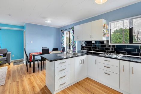 Photo of property in 12 Cameron Place, Ranui, Auckland, 0612