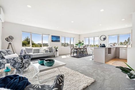 Photo of property in 190 Sunnynook Road, Totara Vale, Auckland, 0627