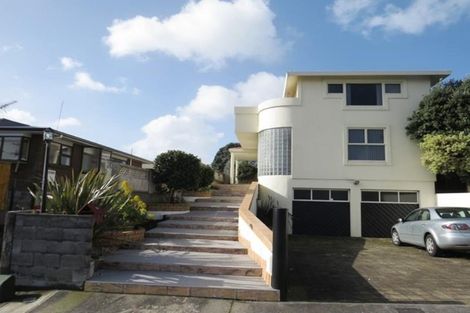 Photo of property in 19 Cutfield Road, New Plymouth, 4310