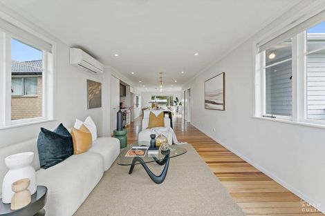 Photo of property in 45 Lynwood Road, New Lynn, Auckland, 0600