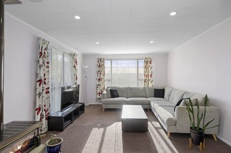 Photo of property in 2/12 Garnet Grove, Birchville, Upper Hutt, 5018