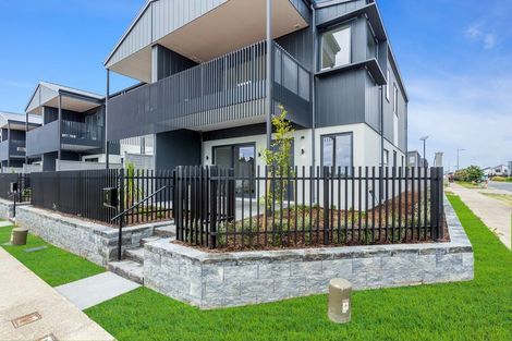 Photo of property in 2 Juniper Drive, Rosehill, 2113