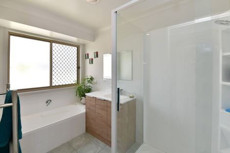 Photo of property in 31 Cabeleigh Drive, Helensville, 0800