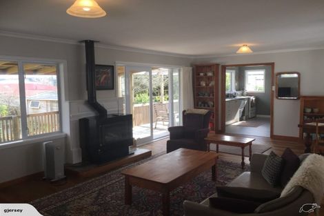 Photo of property in 10 Helga Crescent, Te Atatu Peninsula, Auckland, 0610