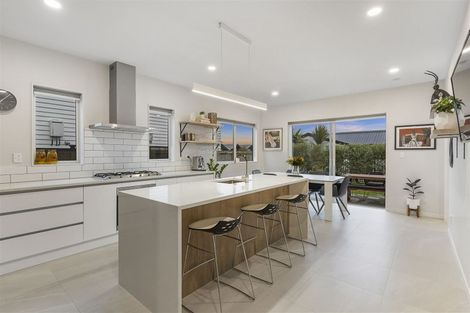 Photo of property in 11 Keel Street, Long Bay, Auckland, 0630