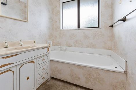 Photo of property in 29 Dinton Street, Russley, Christchurch, 8042