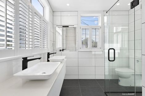 Photo of property in 6 Orangi Kaupapa Road, Northland, Wellington, 6012