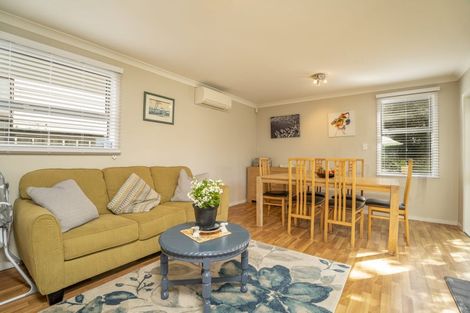 Photo of property in 107 Kenmore Street, Newlands, Wellington, 6037
