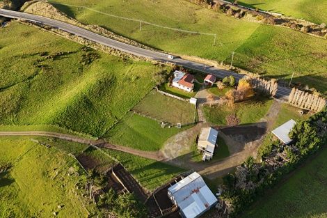 Photo of property in 16 Bay Road, Purakaunui, 9081