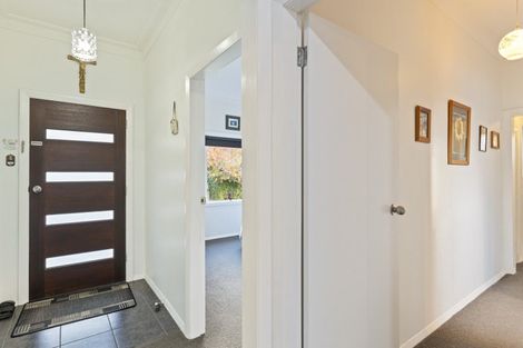 Photo of property in 25a Paynters Avenue, Strandon, New Plymouth, 4312