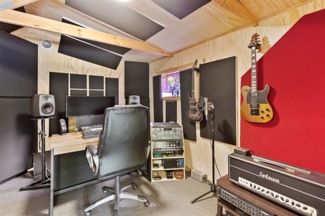 Photo of property in 9 Paewai Road, Glen Eden, Auckland, 0602