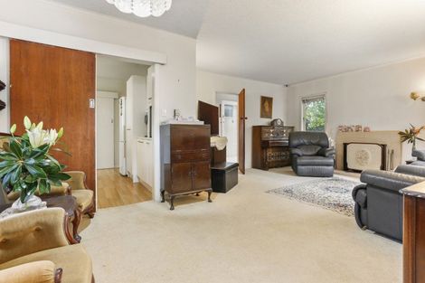 Photo of property in 27 Merriefield Avenue, Forrest Hill, Auckland, 0620