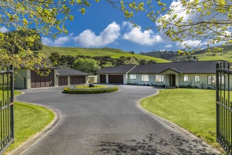 Photo of property in 1030 Peak Road, Helensville, 0875