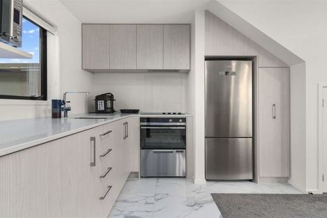 Photo of property in 2/137 View Road, Sunnyvale, Auckland, 0612
