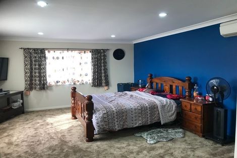 Photo of property in 13 Kaseng Place, East Tamaki Heights, Auckland, 2016