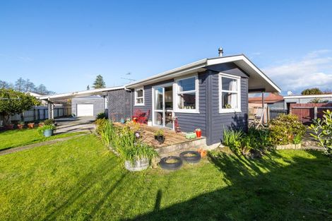 Photo of property in 9 Skipage Grove, Featherston, 5710