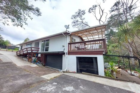 Photo of property in 1 Willowbrook Place, Titirangi, Auckland, 0604