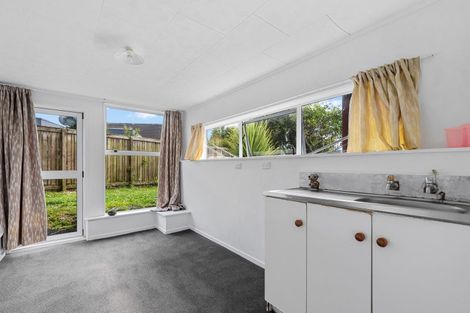 Photo of property in 13 Booker Place, Weymouth, Auckland, 2103