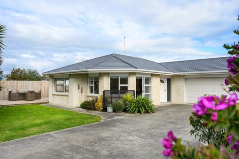 Photo of property in 3 Ferry Street, Foxton Beach, Foxton, 4815