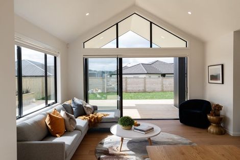 Photo of property in 45 Te Taniwha Road, One Tree Point, 0118