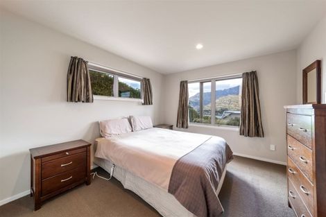 Photo of property in 69a Hensman Road, Queenstown, 9300