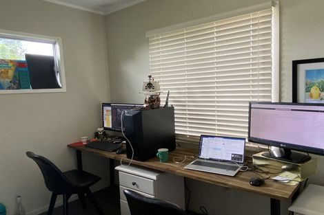 Photo of property in 1/284 Sunset Road, Windsor Park, Auckland, 0632