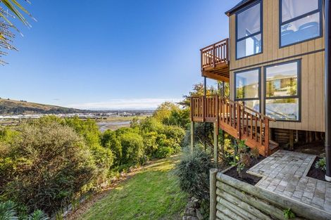 Photo of property in 10 Hobday Lane, Mount Pleasant, Christchurch, 8081