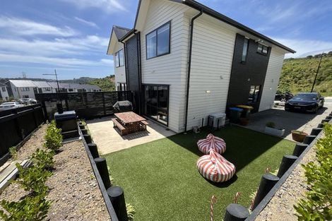 Photo of property in 20 Oakum Road, Whitby, Porirua, 5024