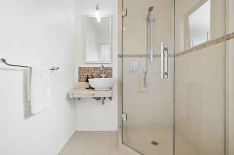 Photo of property in 5 Caversham Drive, Torbay, Auckland, 0630