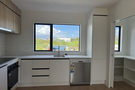 Photo of property in 11 Mataitai Road, Hobsonville, Auckland, 0618