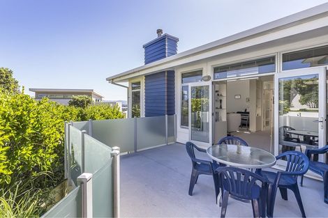 Photo of property in Dorset Cove, 90 Burnham Street, Seatoun, Wellington, 6022