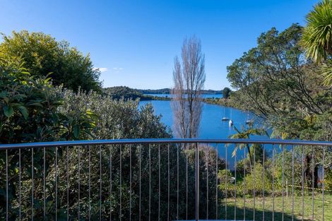 Photo of property in 30 Okawa Bay Road, Tikitere, Rotorua, 3074