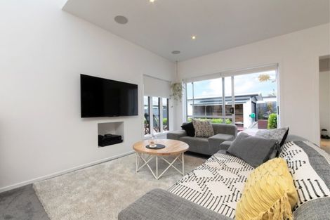 Photo of property in 87 Nikau Street, New Lynn, Auckland, 0600