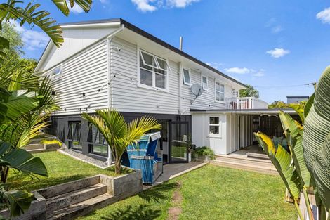 Photo of property in 121 Taikata Road, Te Atatu Peninsula, Auckland, 0610