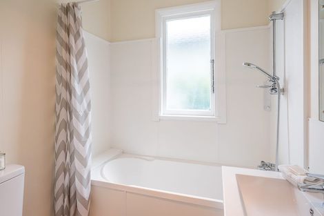 Photo of property in 23 Resolution Street, Lyall Bay, Wellington, 6022