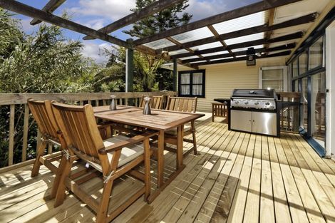 Photo of property in 17 Golf Road, New Lynn, Auckland, 0600
