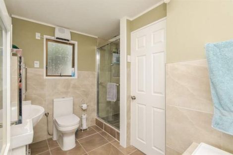 Photo of property in 3 Tamaki Bay Drive, Pakuranga, Auckland, 2010