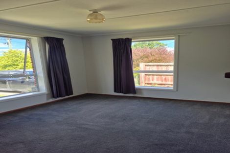Photo of property in 10 Heather Place, Mairehau, Christchurch, 8052