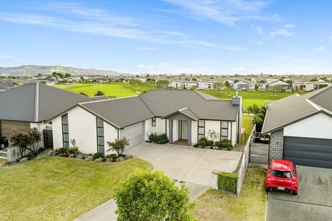 Photo of property in 35 Harding Drive, Papamoa Beach, Papamoa, 3118
