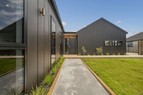 Photo of property in 4 Ngaroma Crescent, Whitianga, 3510