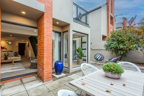 Photo of property in 4/56 Hewitts Road, Merivale, Christchurch, 8014